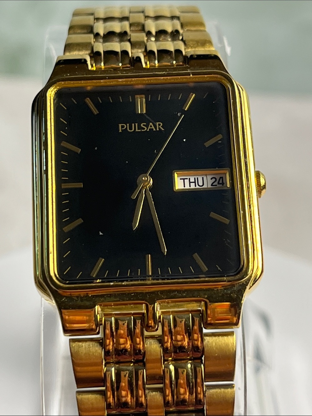 PULSAR MEN'S Watch DAY DATE VX33-X094 BLACK DIAL Tank Gold Tone New Battery 28mm